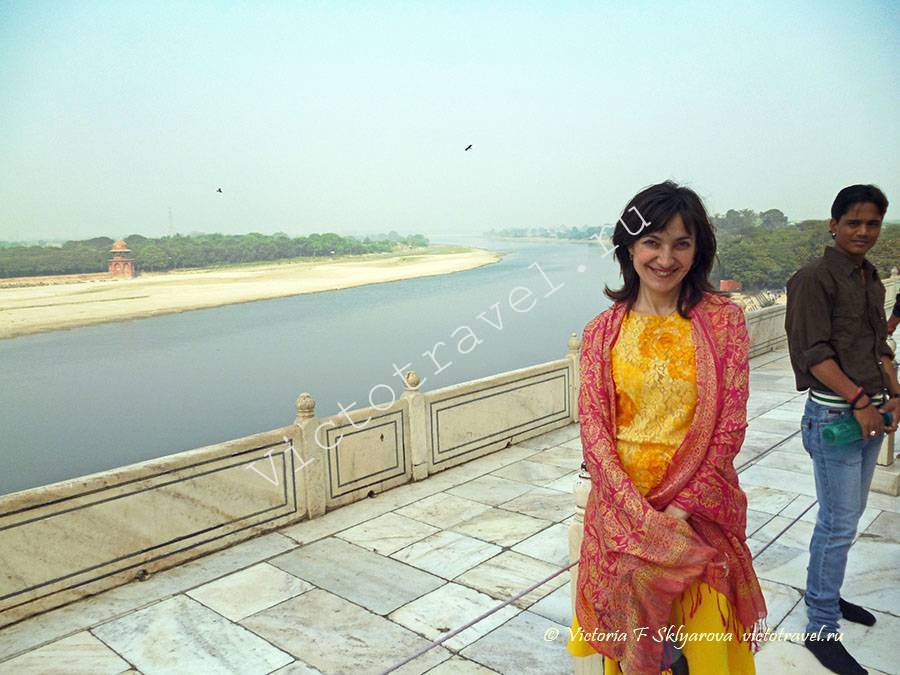 вид на реку Джамна из Тадж Махал, Агра, Индия
