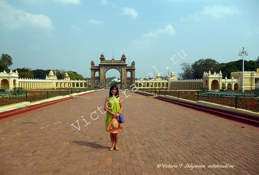  центральные ворот форта Дворца Махараджи, Майсур