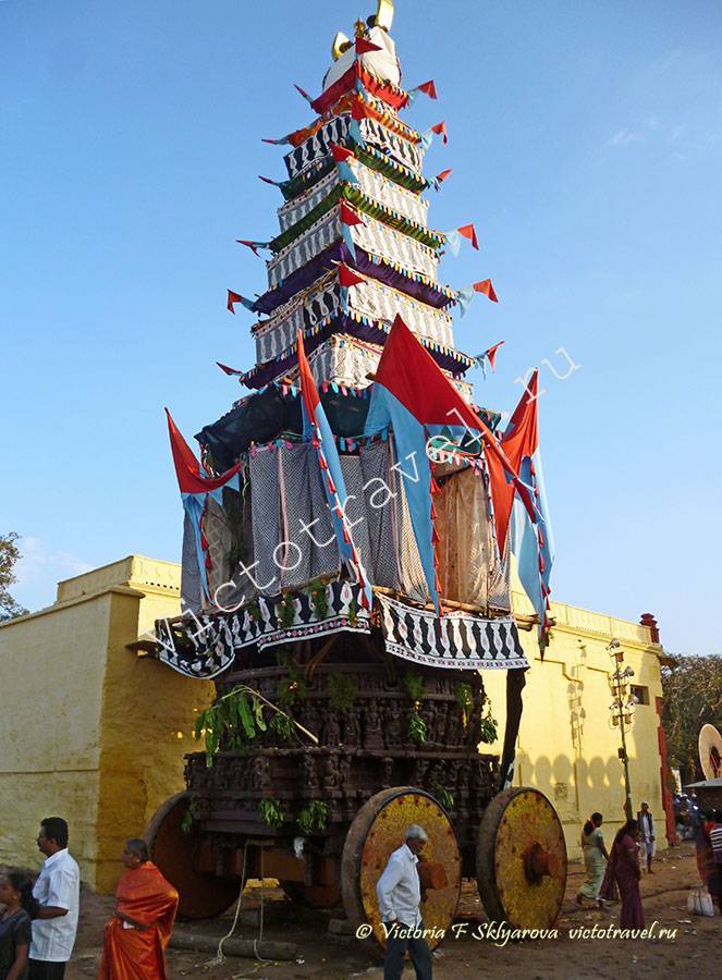 праздничная колесница у Храма Шри Ранганатха Свами (Shri Ranganatha Swamy Temple) в Шрирангапатна, Майсор, Индия