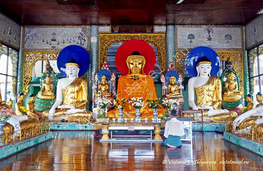 статуи Будды в Шведагон Пагода, Янгон, Мьянма 