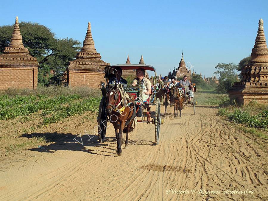 на лошадках по Багану, Мьянма