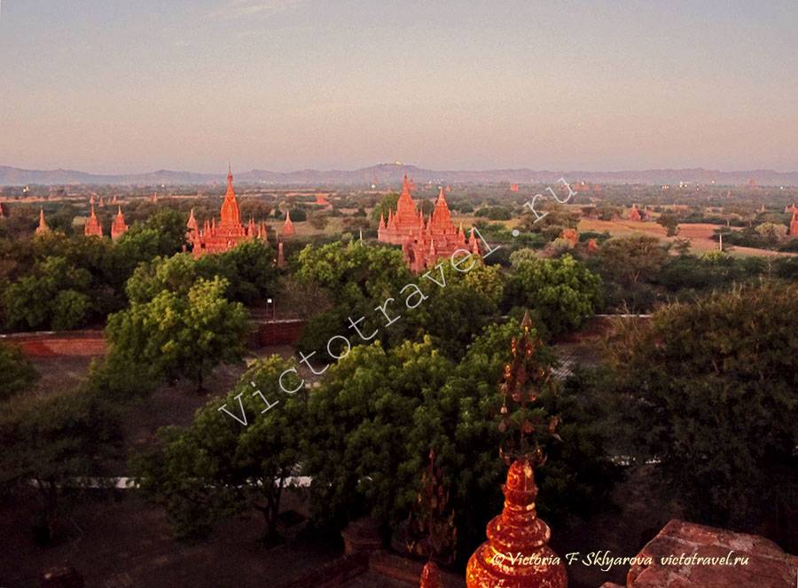 храмы на рассвете, Баган, Мьянма