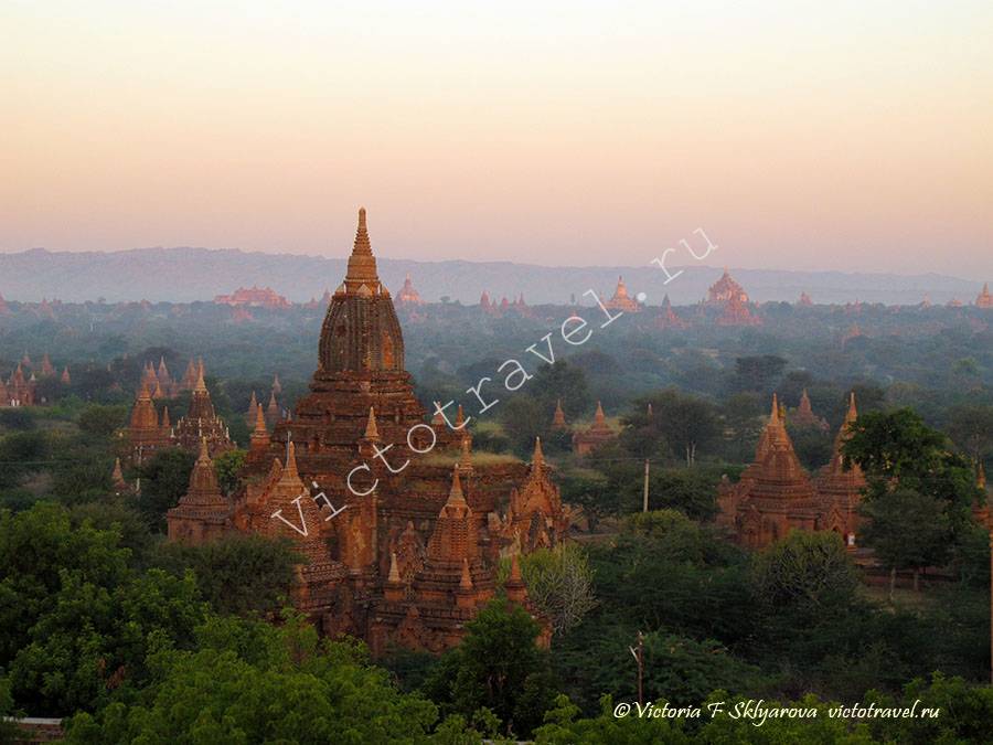 храмы на рассвете, Баган, Мьянма