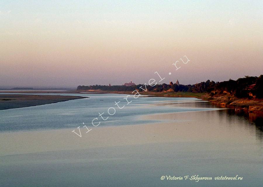 река Иравади на закате-Bagan402