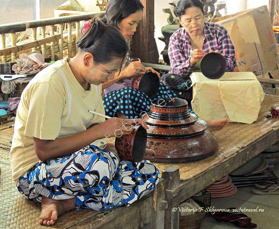 Художницы по росписи сувениров-Bagan5