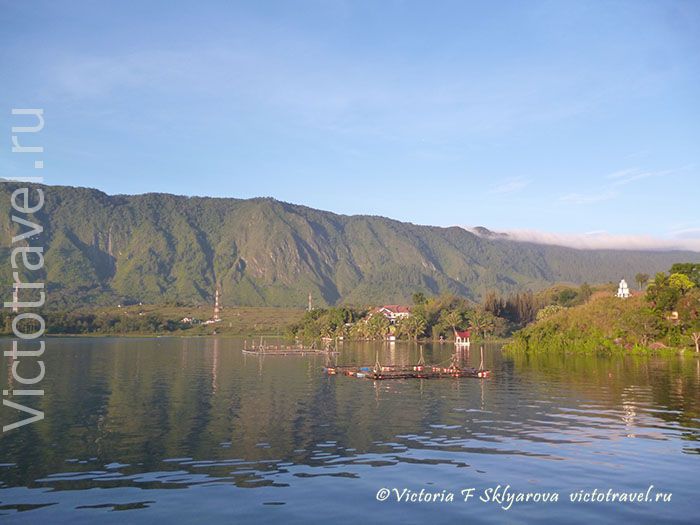 озеро Тоба, Самосир, Тук тук, Суматра, Индонезия, Toba-lake117