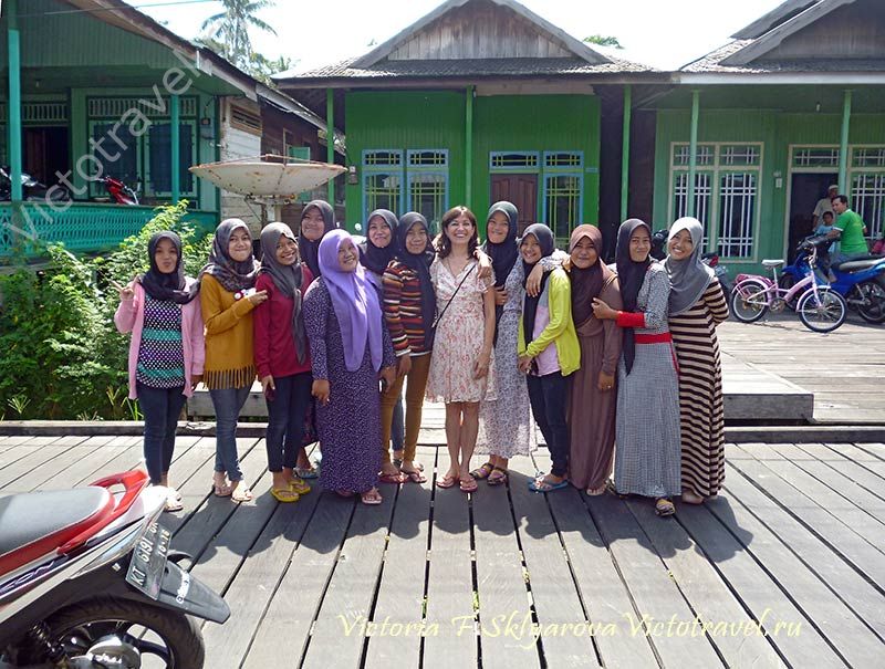 индонезийские девушки, Я, муара мунтай, Калимантан, Индонезия