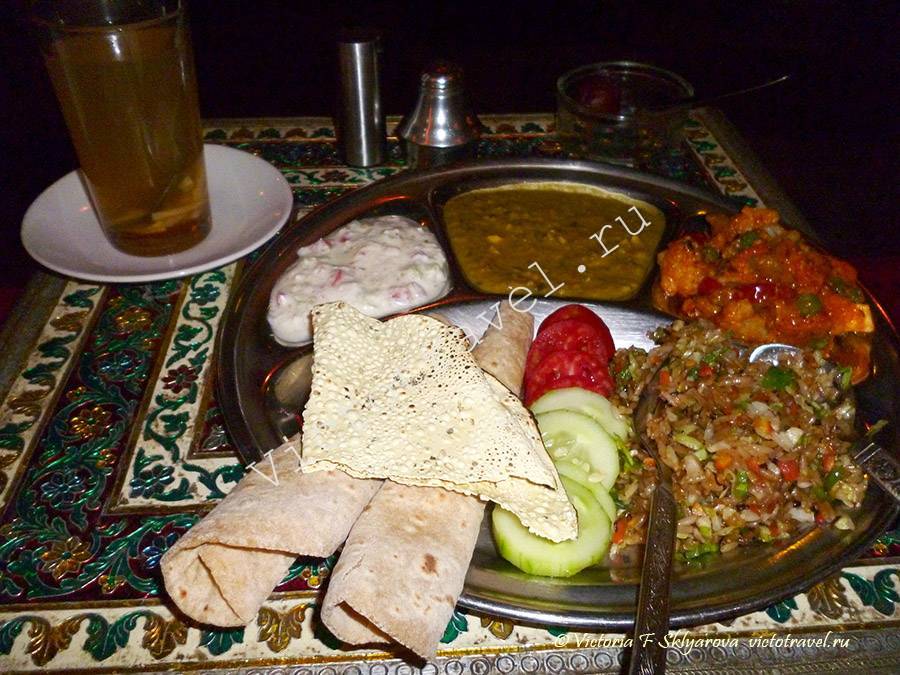Тхали - блюдо индийской кухни